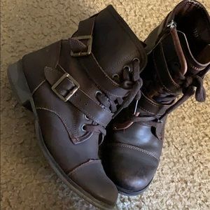 Used Dolce Vita boots